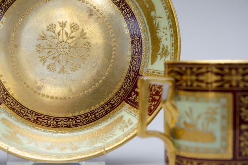 Céramiques, Porcelaines  - Tasse litron et soucoupe, porcelaine de Vienne, Epoque Sorgenthal
