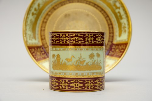 XIXe siècle - Tasse litron et soucoupe, porcelaine de Vienne, Epoque Sorgenthal