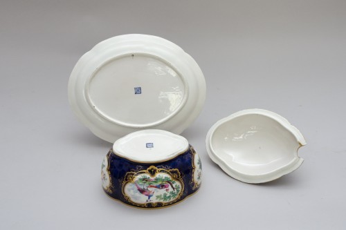 Saucière couverte et sa soucoupe, Worcester 1ere période - Céramiques, Porcelaines Style Louis XV