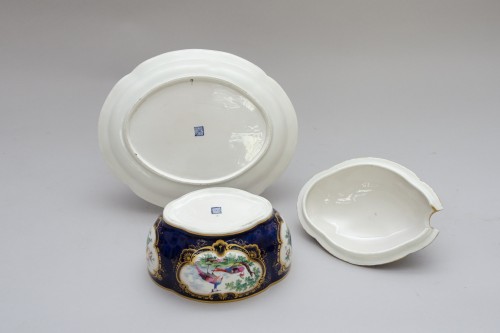 Stunning covered sauce tureen on stand, First period Worcester - Porcelain & Faience Style Louis XV