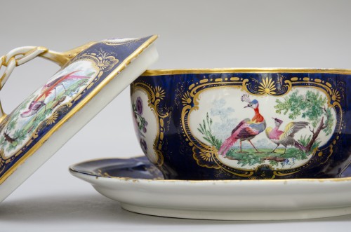 Porcelain & Faience  - Stunning covered sauce tureen on stand, First period Worcester