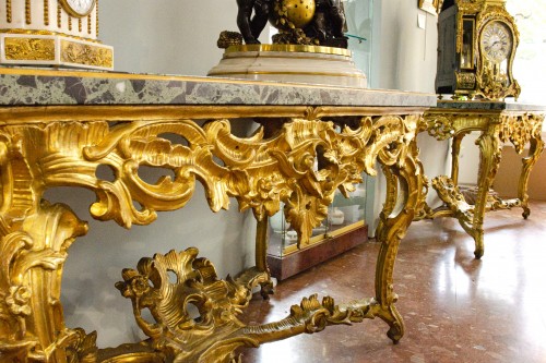 Paire de consoles en bois sculpté et doré, Rome vers 1775 - L'Egide Antiques