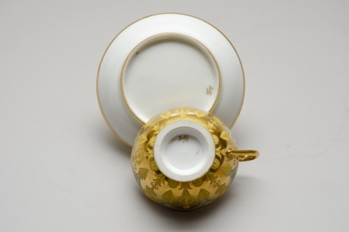 Antiquités - Tasse et soucoupe Empire, Dihl à Paris