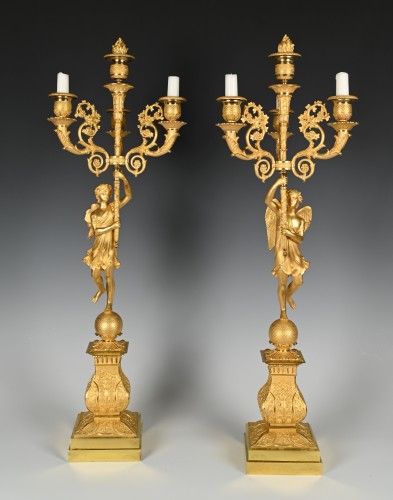 Paire de chandeliers  à quatre lumières en bronze doré vers 1825 - Luminaires Style Restauration - Charles X
