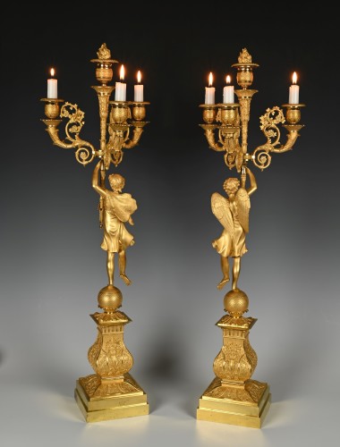 Luminaires Bougeoirs et Chandeliers - Paire de chandeliers à quatre lumières en bronze doré vers 1825
