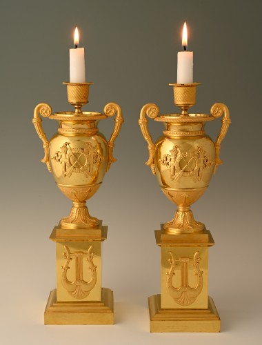 Luminaires Bougeoirs et Chandeliers - Paire de cassolettes Empire en bronze doré