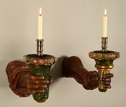 XVIIIe siècle - Paire de bras muraux coloniaux polychromes
