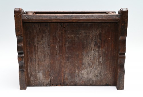 Antiquités - A 16th century oak bridal chest