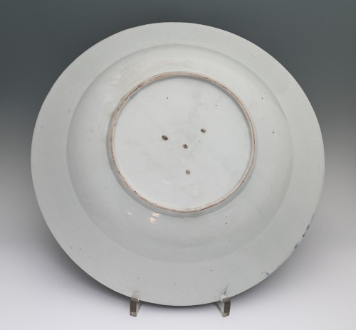 Porcelain & Faience  - A large Japanese Arita dish