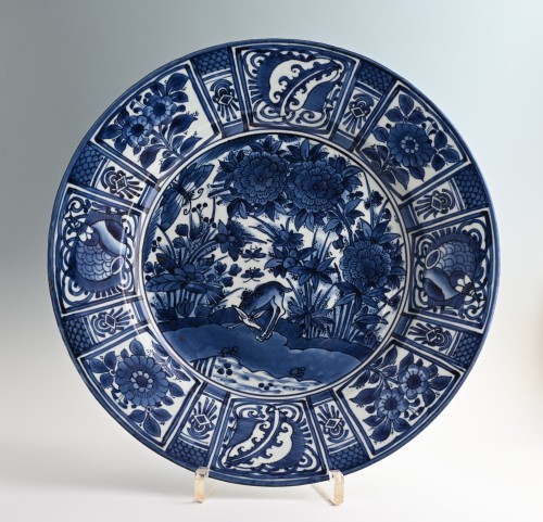 A large Japanese Arita dish - 