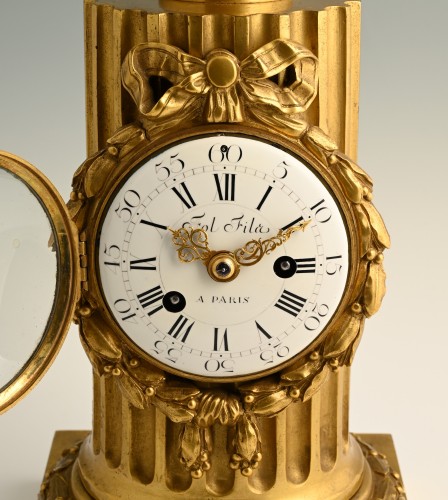 Horology  - A French Louis XVI pendule