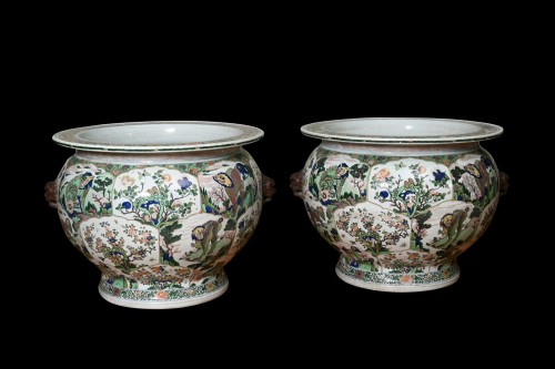 An impressive pair of very large Kangxi-style fish bowls, cachepots. - Porcelain & Faience Style 