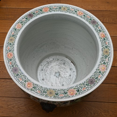 An impressive pair of very large Kangxi-style fish bowls, cachepots. - 