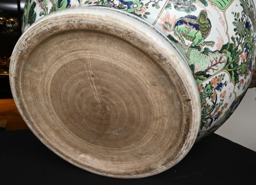  - An impressive pair of very large Kangxi-style fish bowls, cachepots.