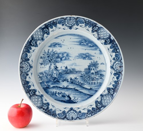 Delftware dish circa 1750 - Porcelain & Faience Style 