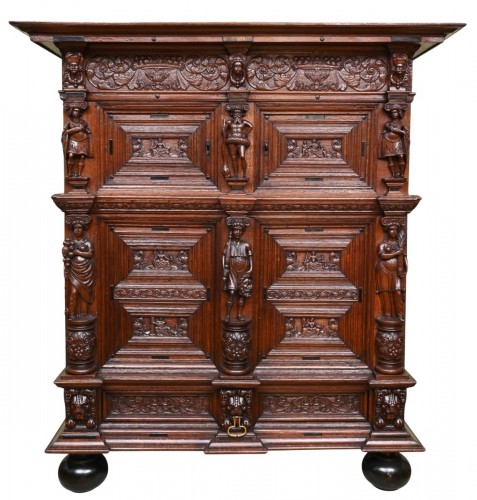 Un ‘Beeldenkast’ Hollandais du 17e siècle