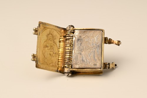 Religious Antiques  - A gilt-silver miniature book circa 1600