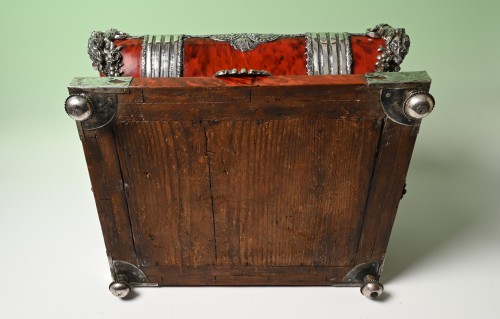 Antiquités - A document chest covered in tortoiseshell and fitted with silver