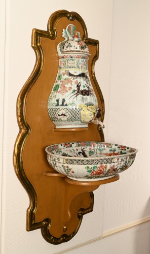 A rare Chinese famille verte porcelain cistern - Porcelain & Faience Style 