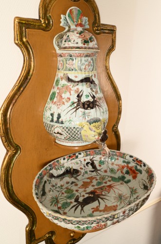 Porcelain & Faience  - A rare Chinese famille verte porcelain cistern