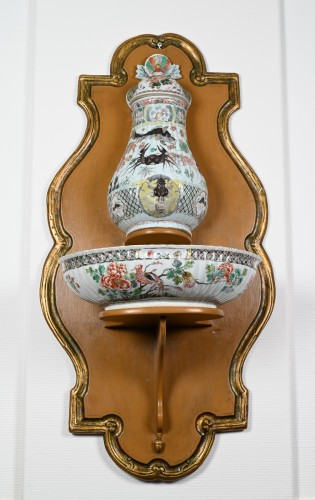 18th century - A rare Chinese famille verte porcelain cistern