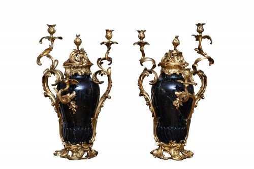 Paire de candélabres, signée "Escalier de Cristal Paris"