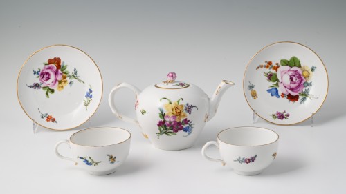 Porcelain & Faience  - A Meissen tête-à-tête tea set