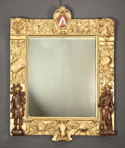 Cadre de miroir doré orné de superbes sculptures sur bois, Flandre fin du XVIIe siècl - Miroirs, Trumeaux Style Renaissance