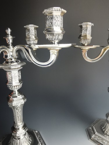 Christofle - Paire de candélabres en métal argenté - 