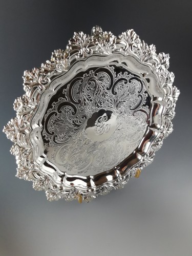 19th century - Odiot - Tripod Presentation Dish .950 Silver, Paris 1819-38