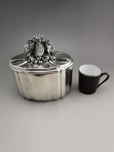 Antiquités - Odiot - Silver Box With The Arms Of De Breteuil Family