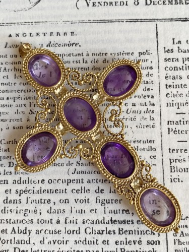 Antiquités - Important 18k yellow gold cross set with 6 amethysts