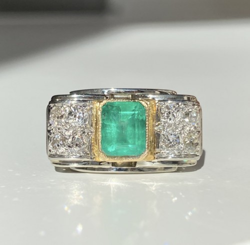 Antique Jewellery  - White and yellow gold emerald and diamonds Tank ring