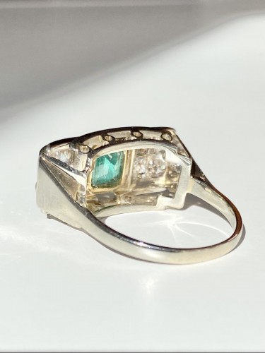 20th century - White and yellow gold emerald and diamonds Tank ring