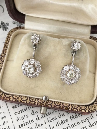 Antique yellow gold and diamond drop earrings - Antique Jewellery Style 