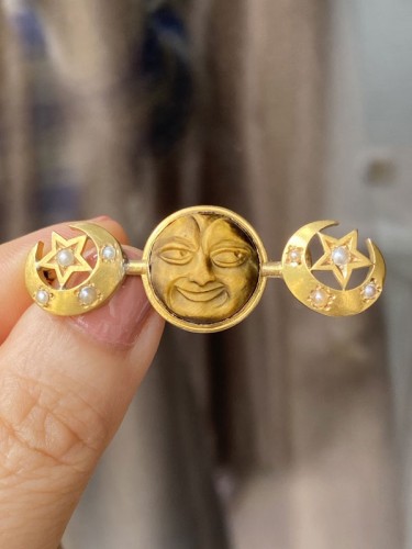 Yellow gold brooch, “Man In The Moon” model - Antique Jewellery Style 