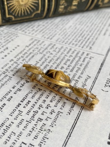Antiquités - Yellow gold brooch, “Man In The Moon” model