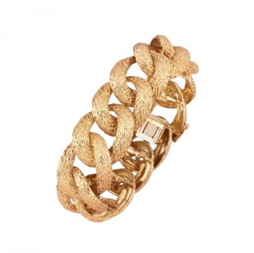 Yellow gold curb chain bracelet