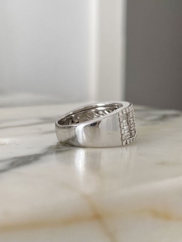 XXe siècle - Bague en or blanc et diamants