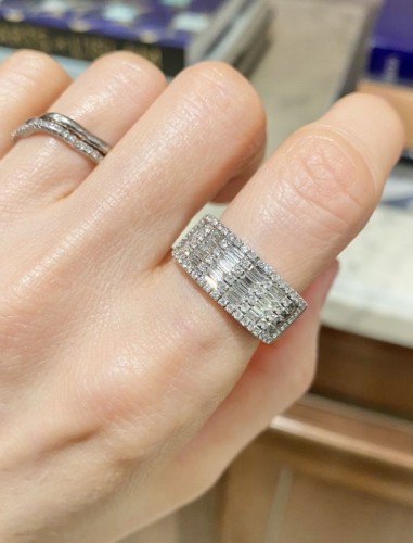 Antiquités - Bague en or blanc et diamants