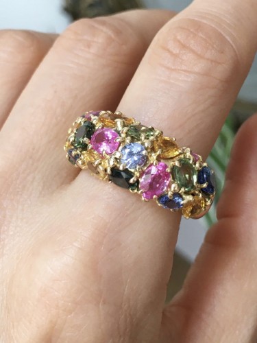 Antique Jewellery  - CHAUMET  - Tutti-frutti ring in yellow gold set with sapphires
