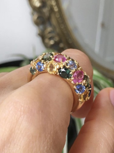 CHAUMET  - Tutti-frutti ring in yellow gold set with sapphires - 