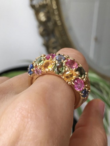 20th century - CHAUMET  - Tutti-frutti ring in yellow gold set with sapphires