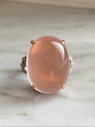 BRANAR PARIS Important ring in yellow-white gold set with a rose quartz - Antique Jewellery Style 