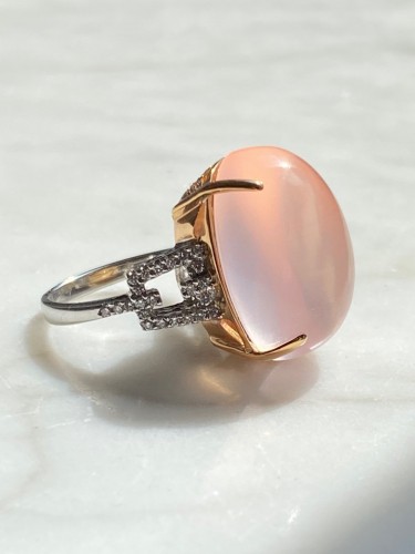  - BRANAR PARIS Important ring in yellow-white gold set with a rose quartz