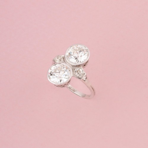 Antique Jewellery  - Antique Art Deco Toi &amp; Moi Ring In Platinum And Diamonds