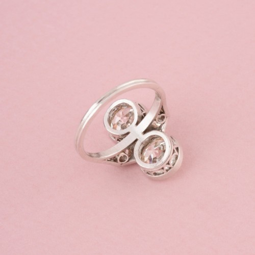 Antique Art Deco Toi &amp; Moi Ring In Platinum And Diamonds - Art Déco