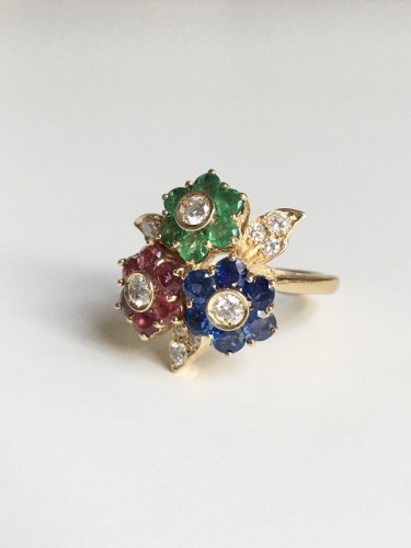 Bague fleurs en or saphirs et rubis et émeraudes et diamants - Bijouterie, Joaillerie Style 