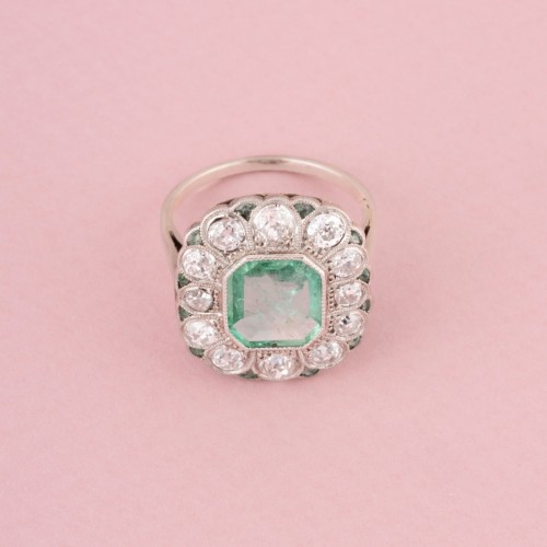 20th century - Art Deco ring,white gold, platinum set with a colombian emerald