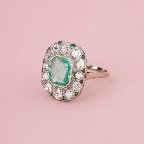 Art Deco ring,white gold, platinum set with a colombian emerald - Art Déco